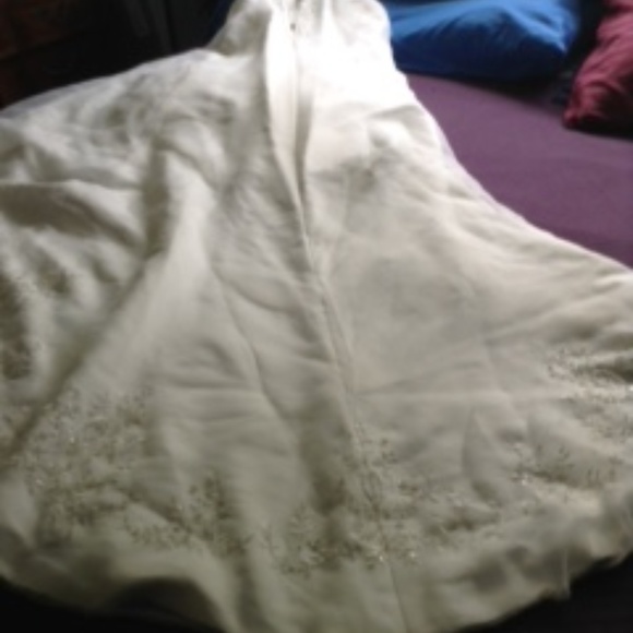 Classic Bride Strapless Wedding Dress Lace up back - Picture 5 of 7